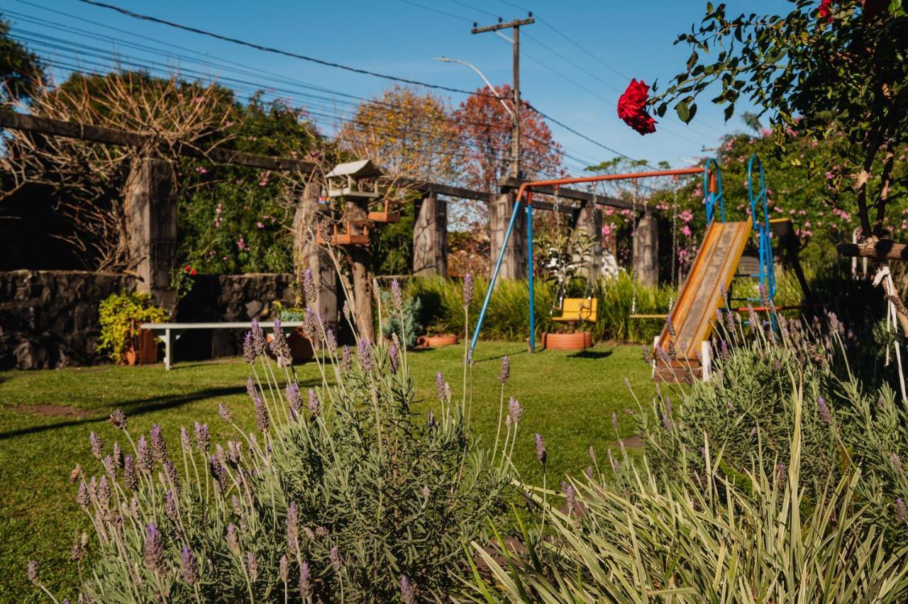 Pousada Casa Rosa Canela Eksteriør bilde